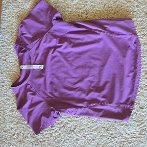 Lululemon size 4  lilac purple top reflective